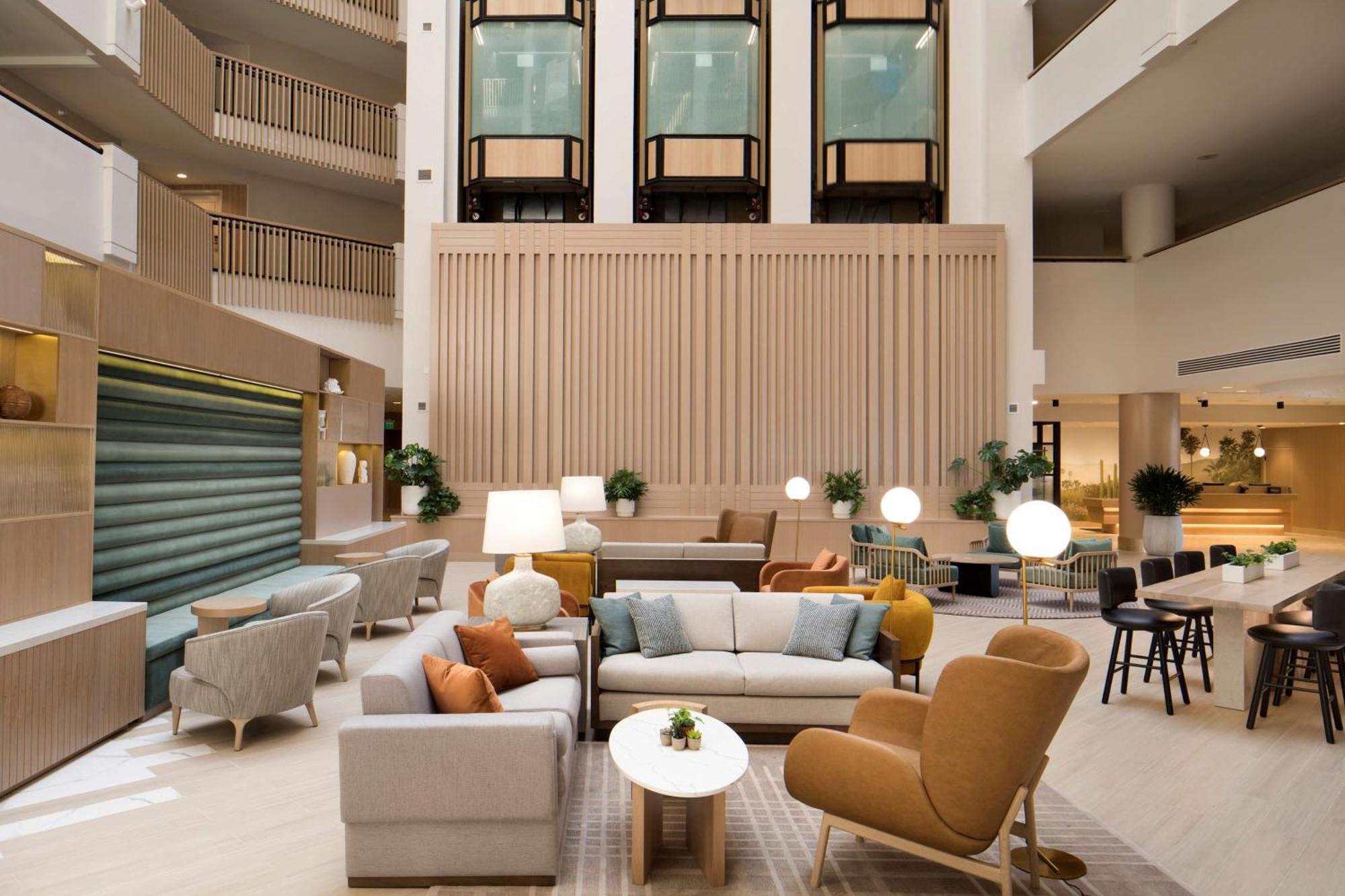 Hilton Hotel 3*